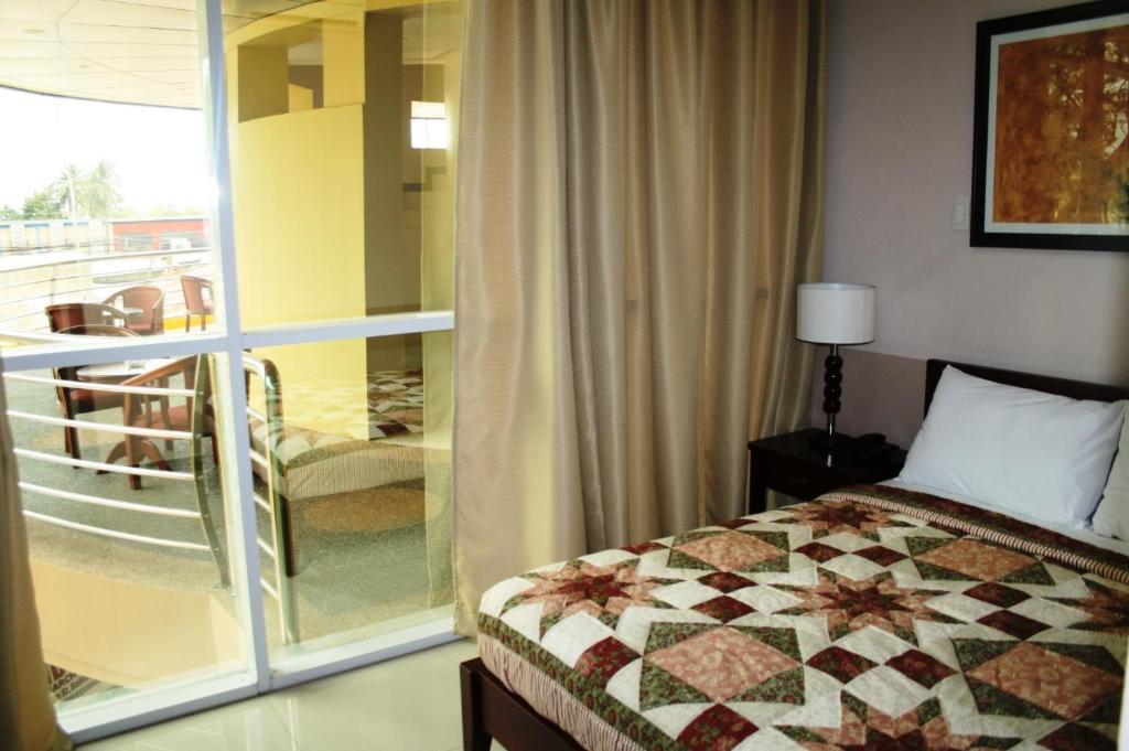 Princess Madison Hotel Angeles Room photo