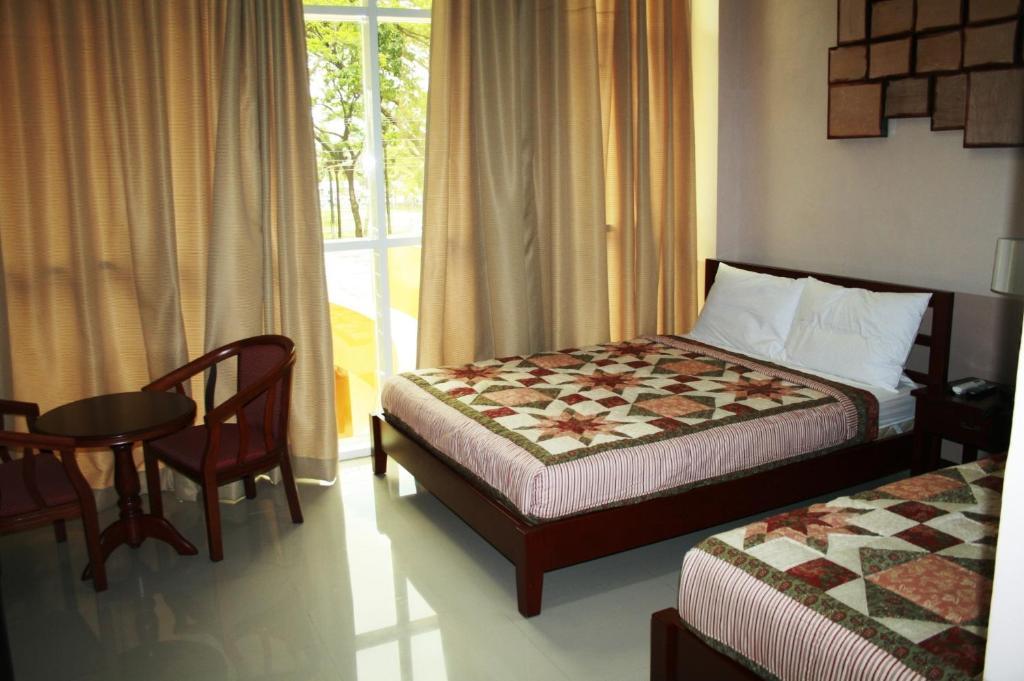 Princess Madison Hotel Angeles Room photo